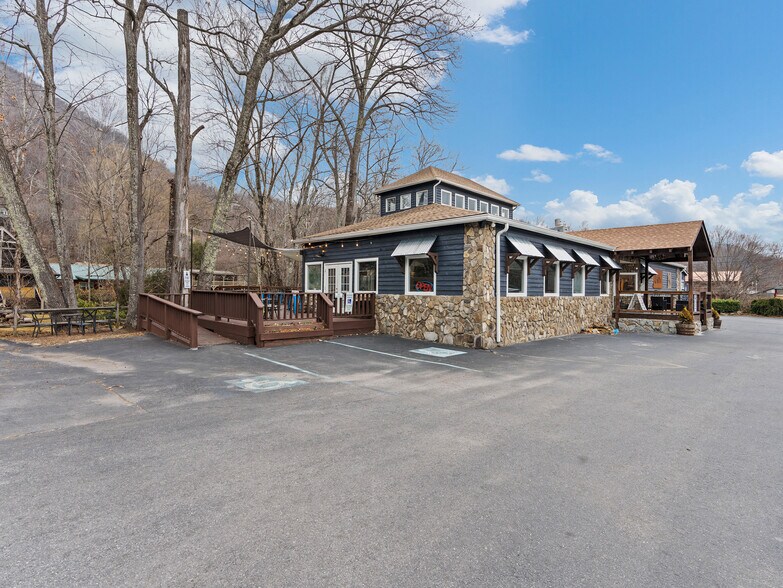 More Photos Of 4352 Soco Rd, Maggie Valley Restaurant For Sale