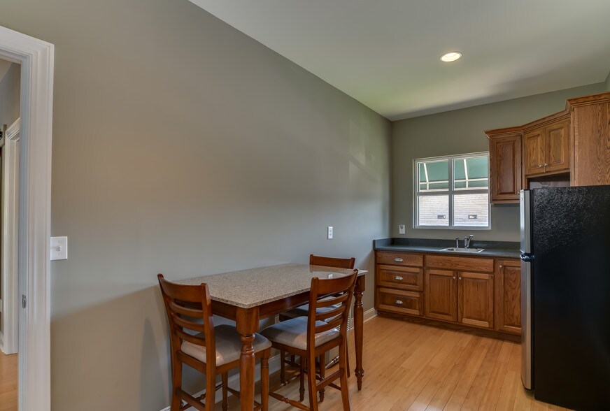 More Photos Of 100 Edgewood Ave, Landrum Medical For Sale