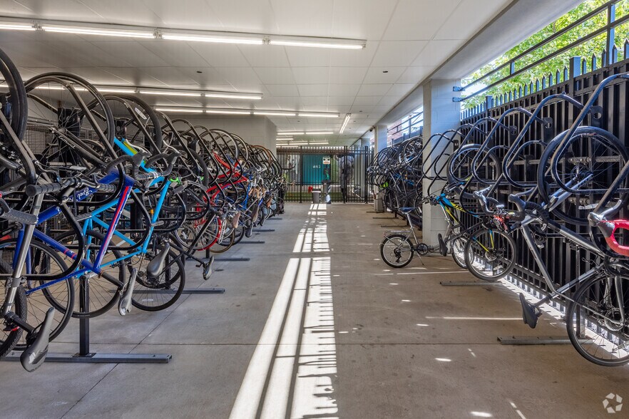 More Photos Of 1980 N Milwaukee Ave, Chicago Apartments For Lease