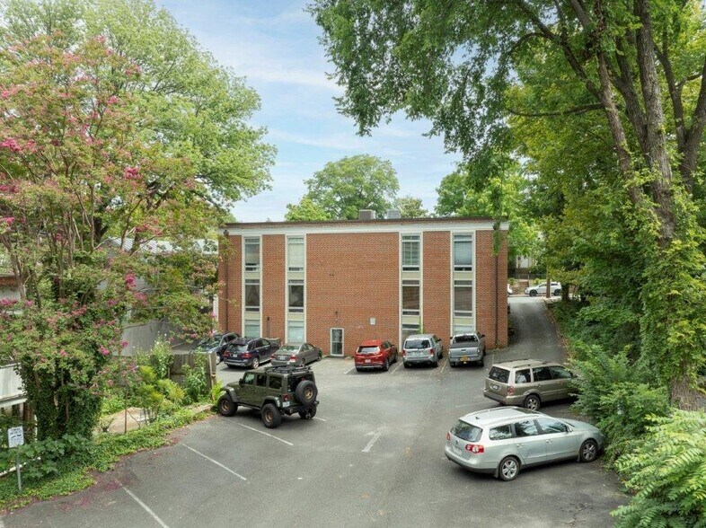 More Photos Of 415 4th St NE, Charlottesville Office Residential For Sale