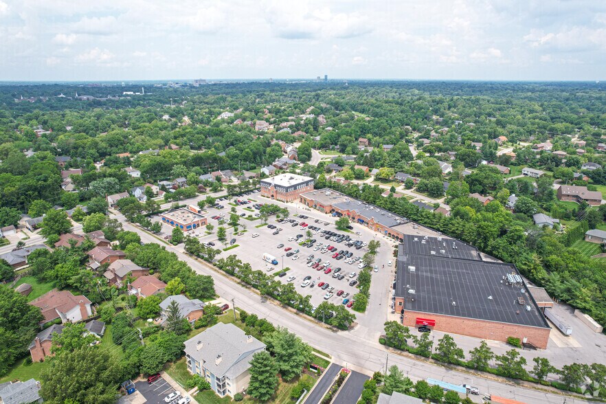 More Photos Of 1060 Chinoe Rd, Lexington General Retail For Lease