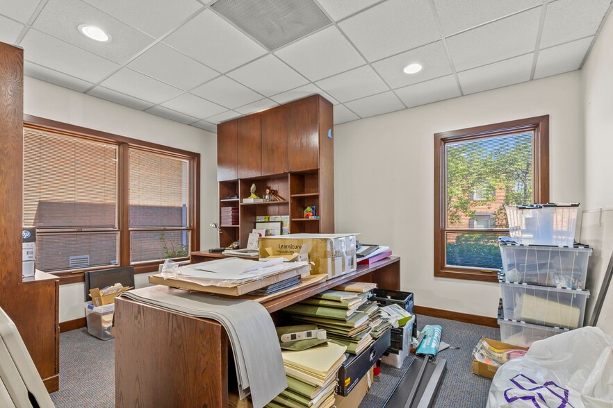 More Photos Of 73 E Wilson Bridge Rd, Worthington Office For Sale