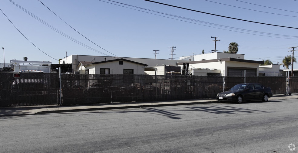 More Photos Of 443 W Bay St, Costa Mesa Auto Repair For Lease