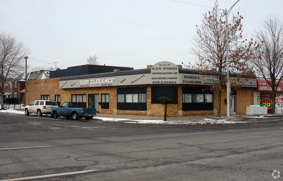 Primary Photo Of 15133 Gratiot Ave, Detroit Storefront For Sale