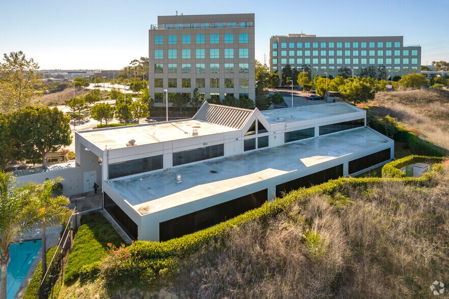 More Photos Of 10188 Telesis Ct, San Diego Unknown For Lease