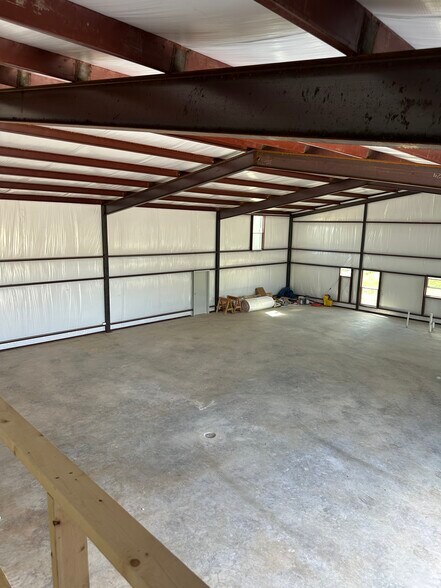 More Photos Of 4072 Old Lorena Rd, Lorena Light Manufacturing For Lease