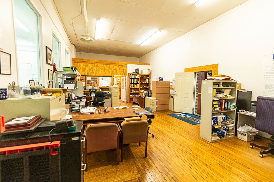 More Photos Of 1434 Farrington Rd, Apex Light Manufacturing For Sale