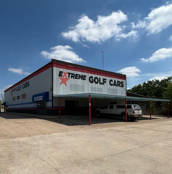 More Photos Of 6950 N Interstate 35, Georgetown Warehouse For Lease