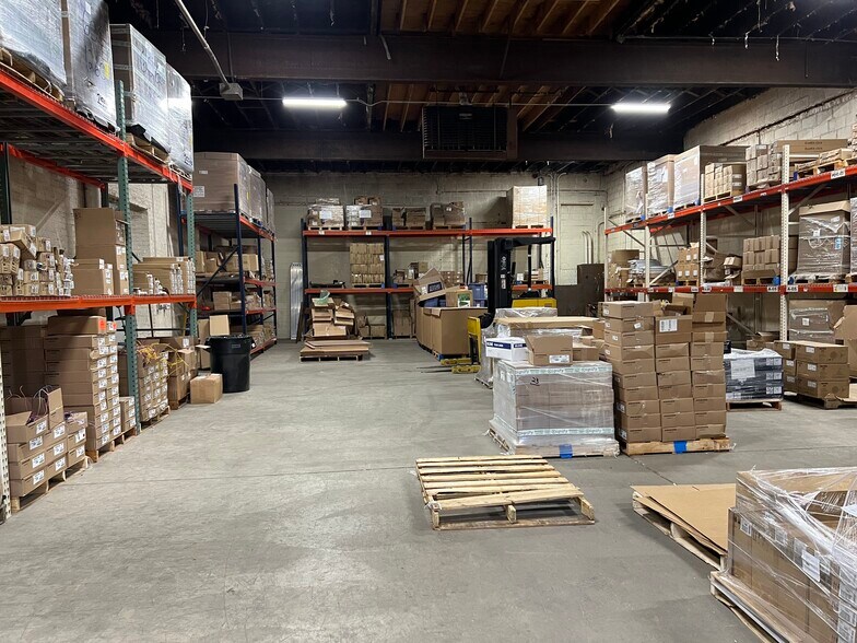 More Photos Of 5328 N Northwest Hwy, Chicago Warehouse For Sale