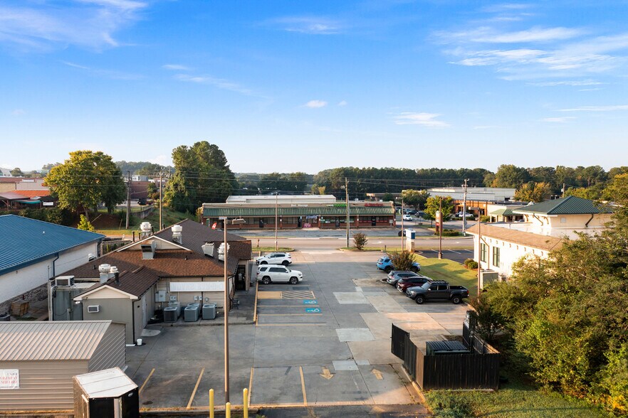 More Photos Of 140 E Felton Rd, Cartersville Restaurant For Sale