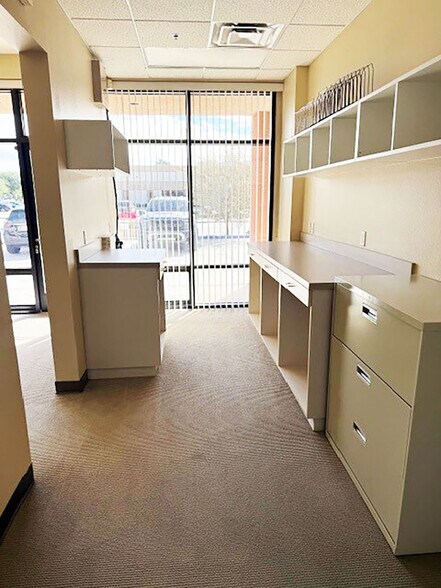 More Photos Of 77980 Wildcat Dr, Palm Desert Warehouse For Lease