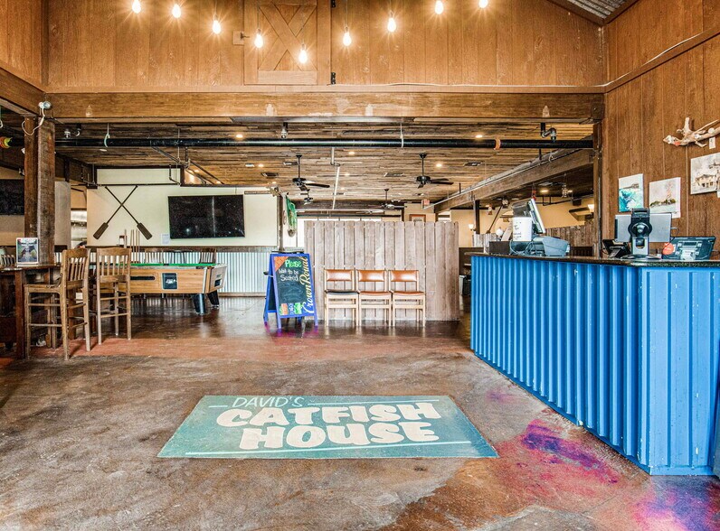 More Photos Of 131 New Warrington Rd, Pensacola Restaurant For Sale