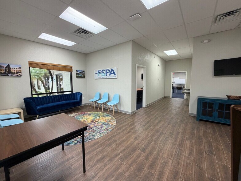 More Photos Of 2555 Porter Lake Dr, Sarasota Light Manufacturing For Sale