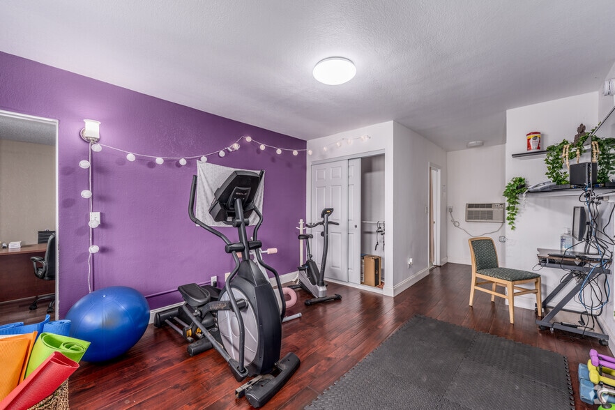 More Photos Of 640 S Ridgewood Ave, Daytona Beach Hotel For Sale