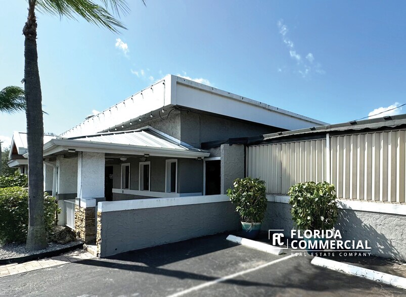 More Photos Of 300 SW Federal Hwy, Stuart Restaurant For Lease