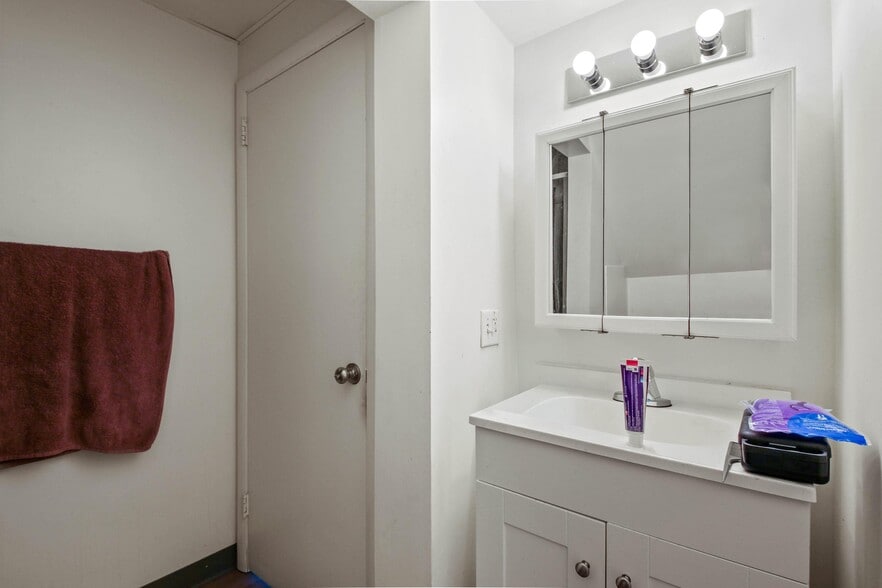 More Photos Of 37 Pierce St, Kingston Multifamily For Sale