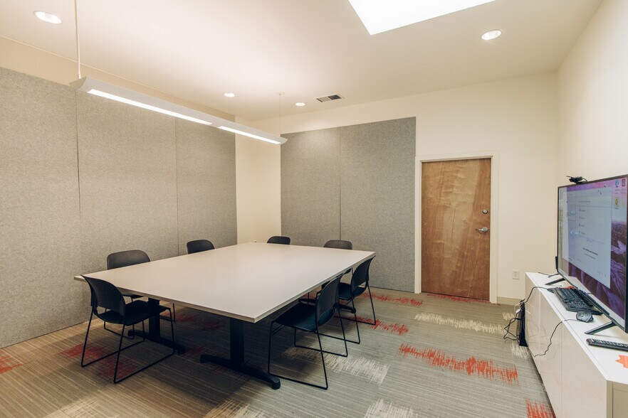 More Photos Of 1313 SE Belmont St, Portland Loft Creative Space For Lease