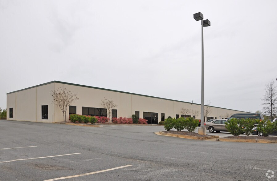 More Photos Of 250 Business Center Dr, Stockbridge Health Club For Lease