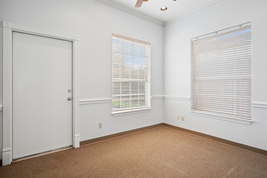 More Photos Of 6407 Colleyville Blvd, Colleyville Medical For Lease