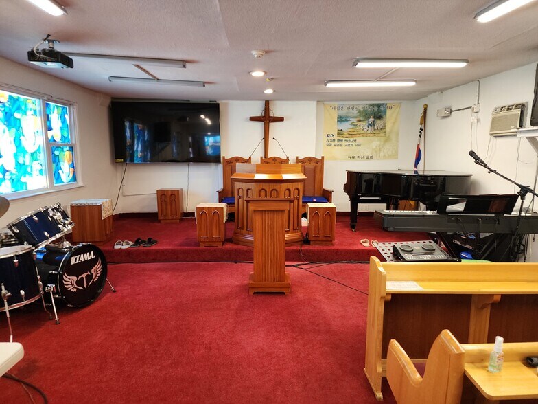 More Photos Of 140 Western Hwy, West Nyack Religious Facility For Sale