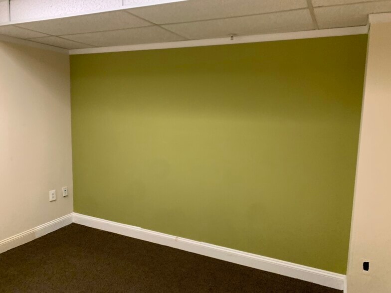 More Photos Of 602 S King St, Leesburg Office For Lease