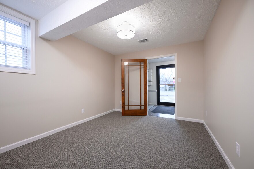 More Photos Of 216 E Reynolds Rd, Lexington Office For Lease