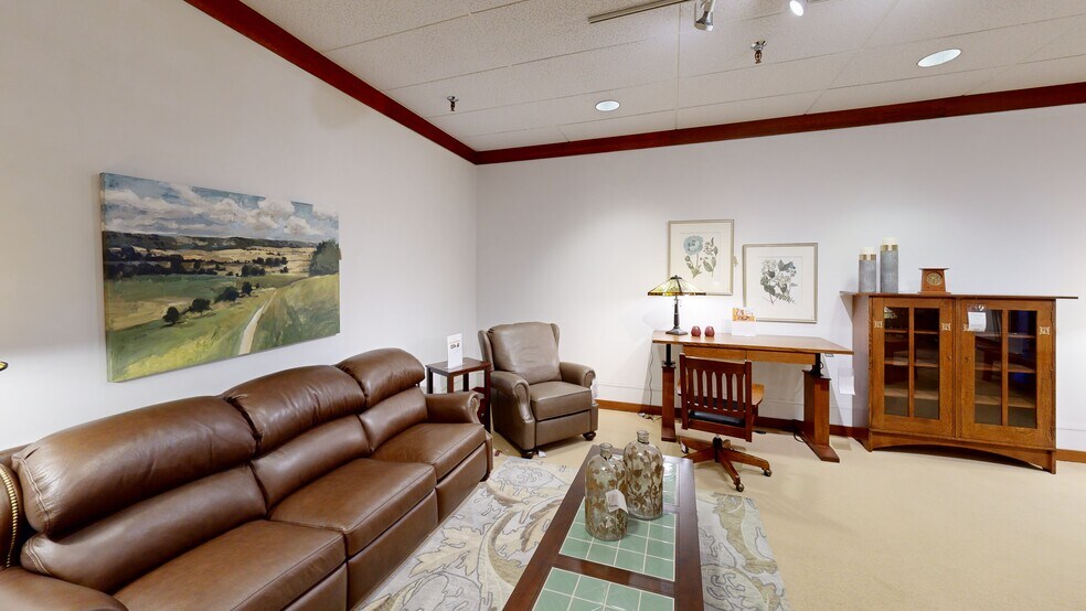 More Photos Of 151 Wolf Rd, Colonie Freestanding For Sale