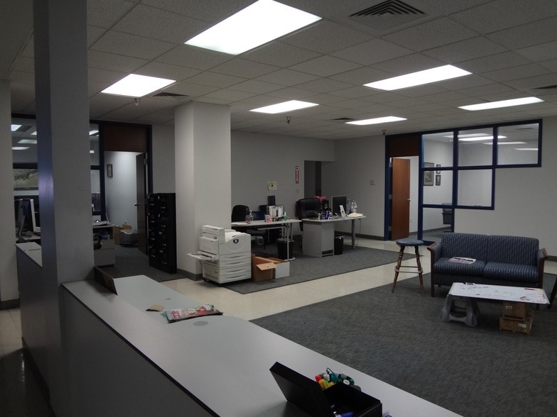More Photos Of 222 W 6th St, Junction City Office For Sale