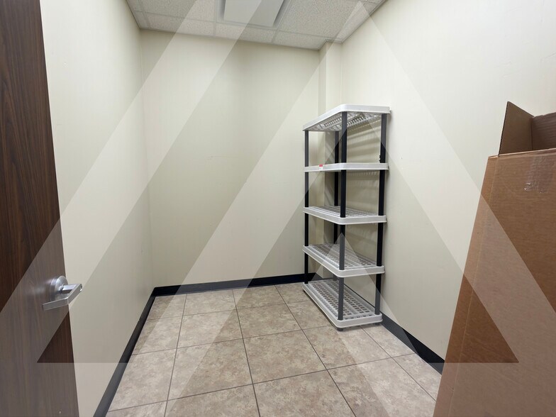 More Photos Of 10505 Fountaingate Dr, Stafford Office For Lease