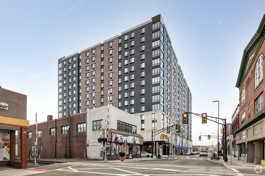 Primary Photo Of 150 Main St, Hackensack Apartments For Lease