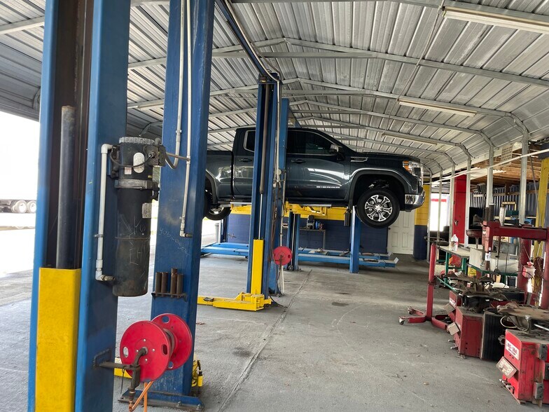 More Photos Of 2794 N Orange Blossom Trl, Kissimmee Auto Repair For Sale
