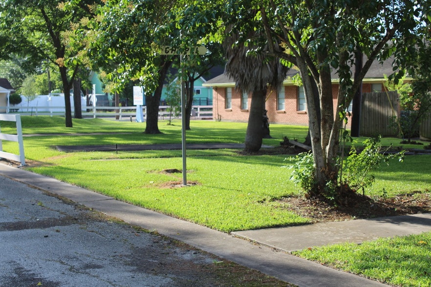 More Photos Of 308 Preston Ave, Pasadena Religious Facility For Sale