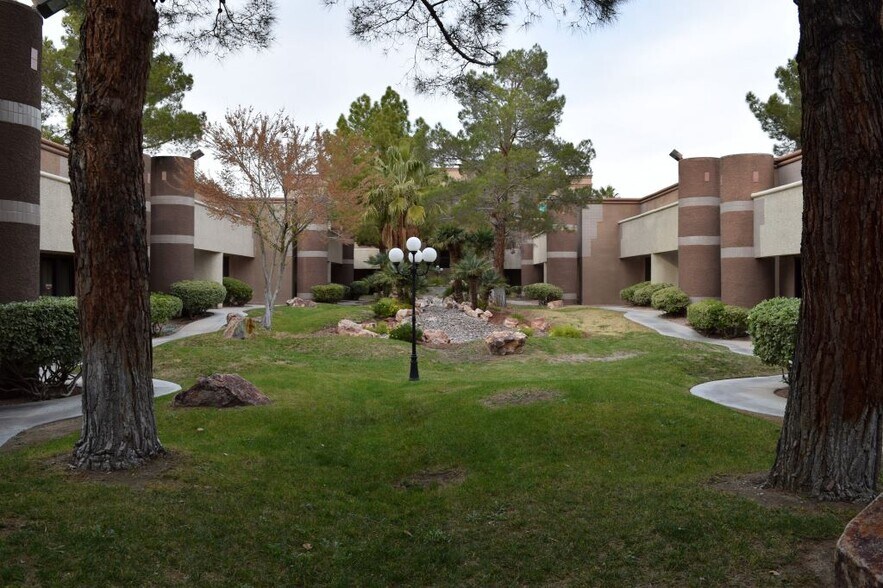 More Photos Of 8064-8084 W Sahara Ave, Las Vegas Office For Lease