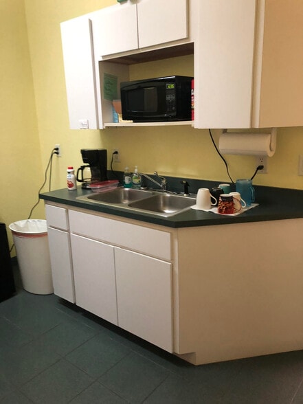 More Photos Of 15437 S US Highway 441, Summerfield Medical For Sale