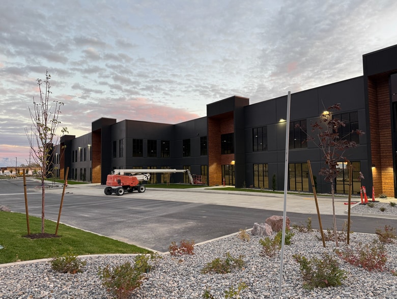 More Photos Of 500 E Auto Mall Dr, American Fork Light Manufacturing For Lease