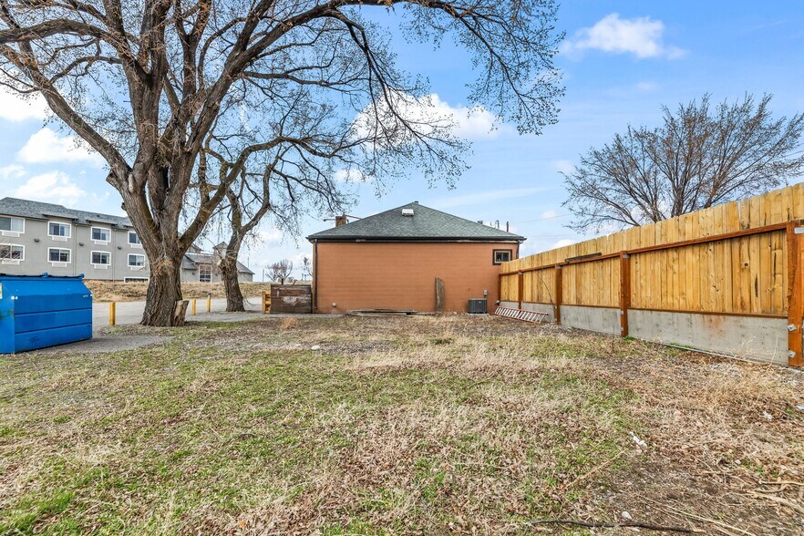 More Photos Of 2000 N 7th Ave, Bozeman Flex For Sale