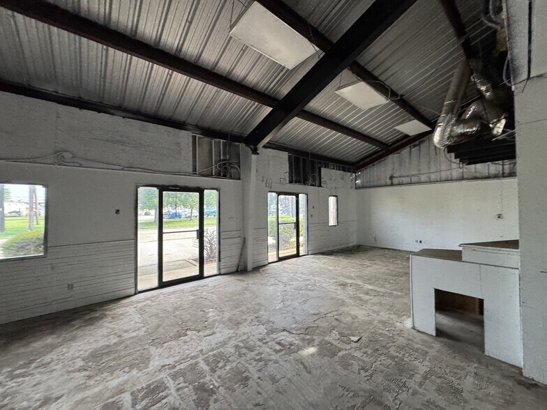 More Photos Of 40120 Industrial Park Cir, Georgetown Warehouse For Sale