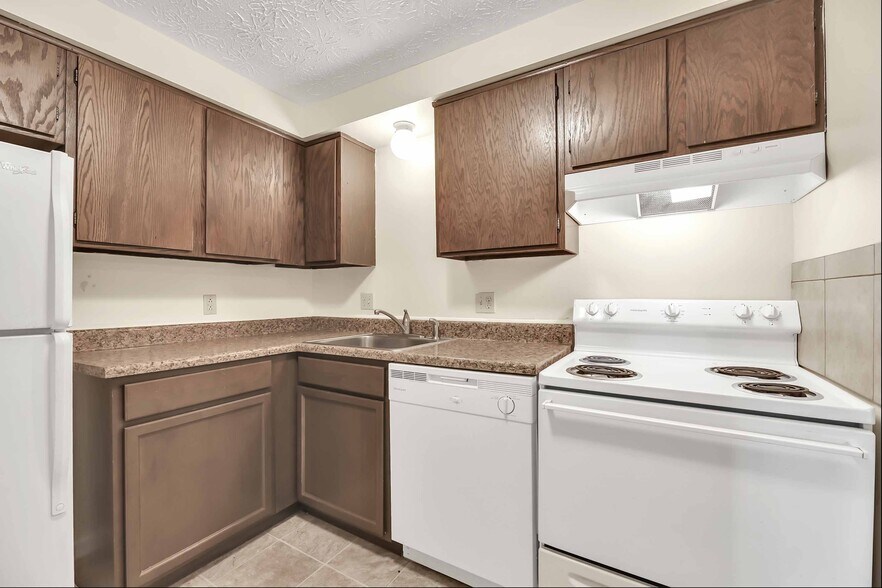 More Photos Of 2612 Pioneer Trl, Sandusky Apartments For Sale