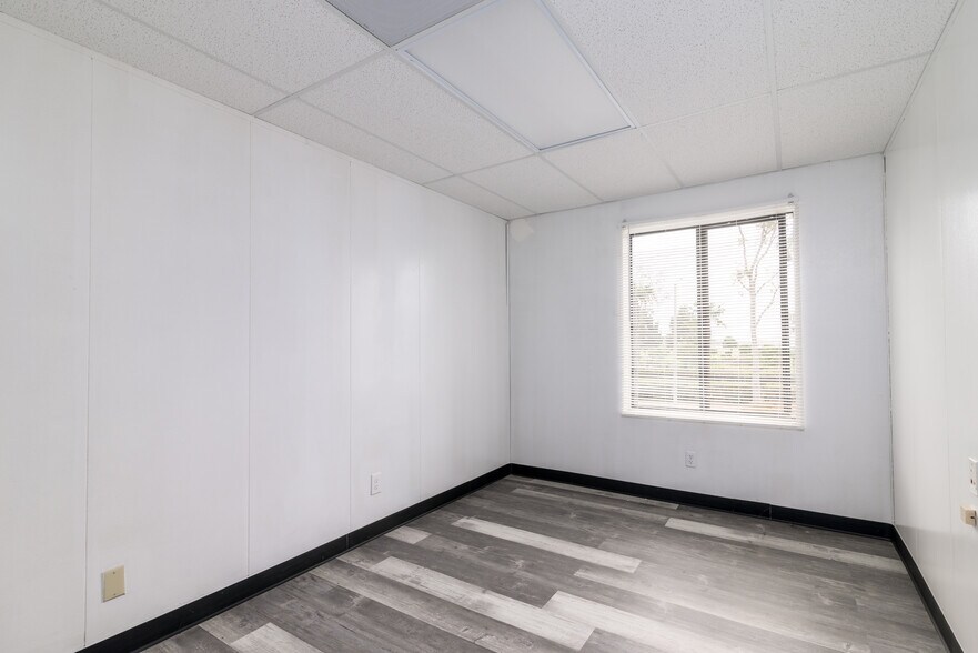 More Photos Of 501 W Channel Islands Blvd, Port Hueneme Loft Creative Space For Sale