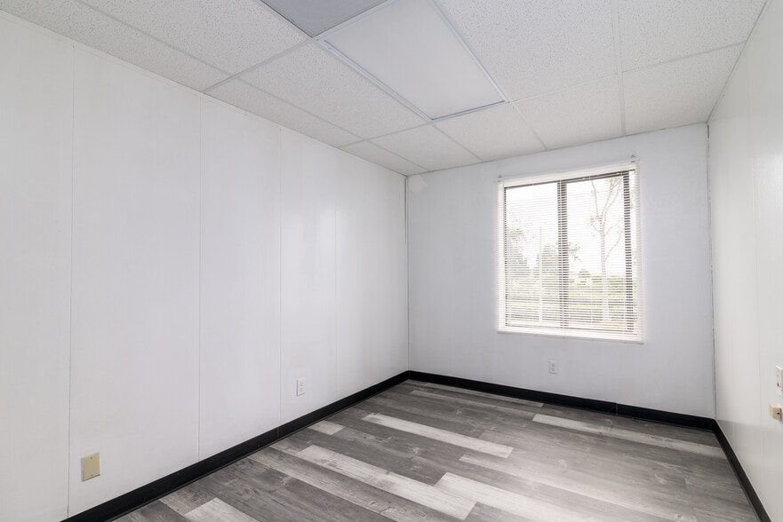 More Photos Of 501 W Channel Islands Blvd, Port Hueneme Loft Creative Space For Lease