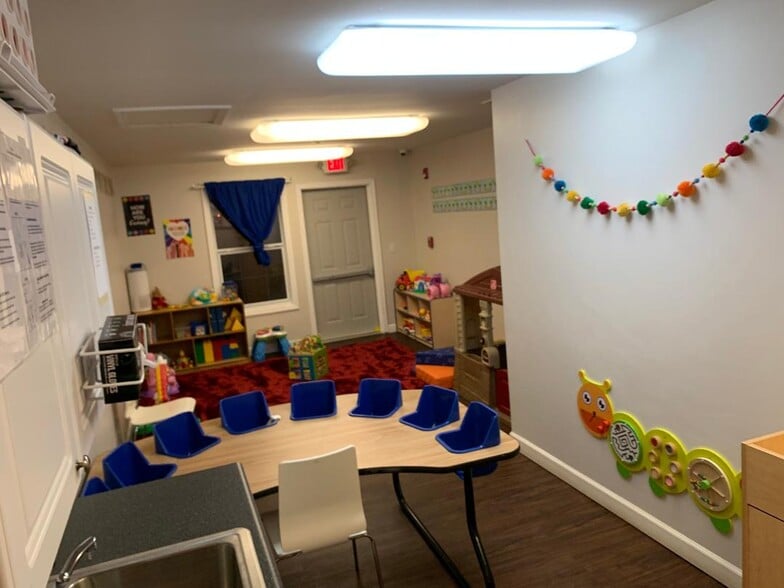 More Photos Of 5006 McEver Rd, Oakwood Daycare Center For Sale