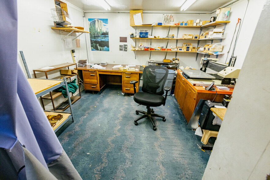 More Photos Of 130-134 N Madelia St, Spokane Manufacturing For Sale