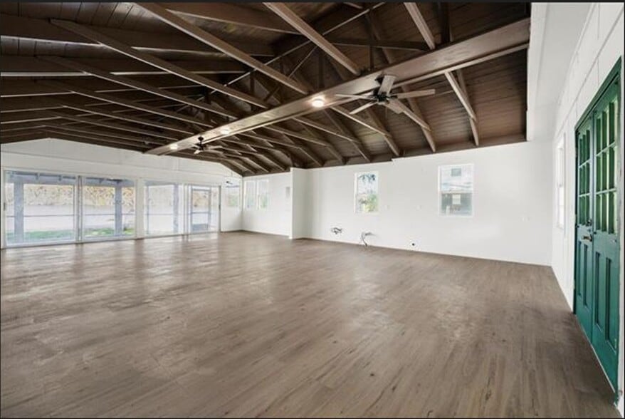 More Photos Of 13555 County Road 13 N, Saint Augustine Specialty For Lease