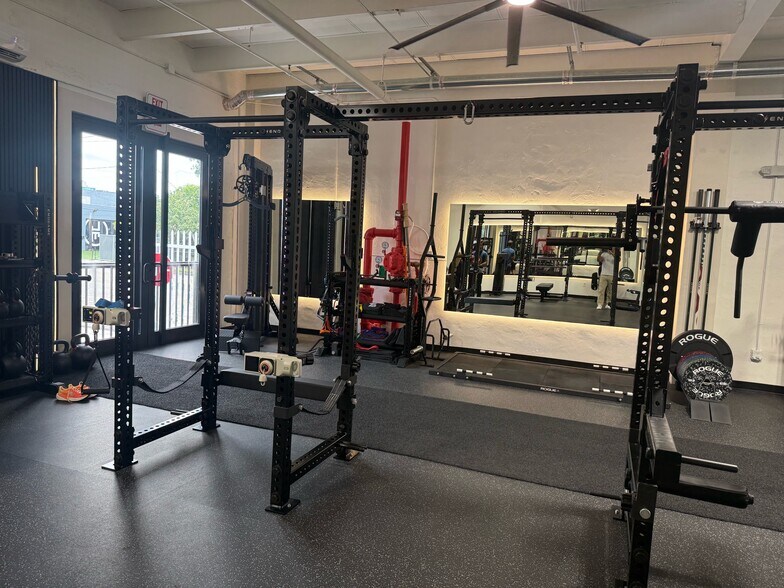 More Photos Of 591 NW 29th St, Miami Flex For Sale