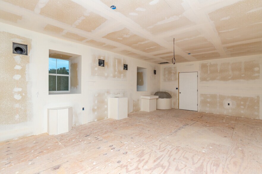 More Photos Of 3800 26th St W, Bradenton Medical For Sale