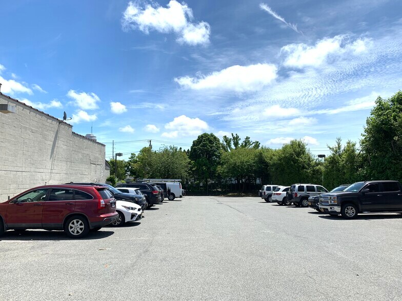 More Photos Of 470-472 Westbury Ave, Carle Place General Retail For Sale