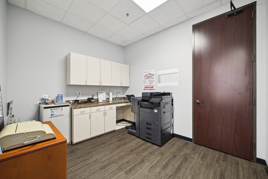 More Photos Of 52 Sugar Creek Center Blvd, Sugar Land Office For Sale