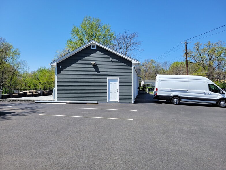 More Photos Of 4 Orrs Mills Rd, Salisbury Mills General Retail For Sale