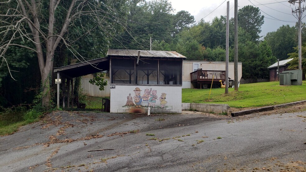 More Photos Of 3746 Mount Pleasant Rd, Sherrills Ford Restaurant For Lease