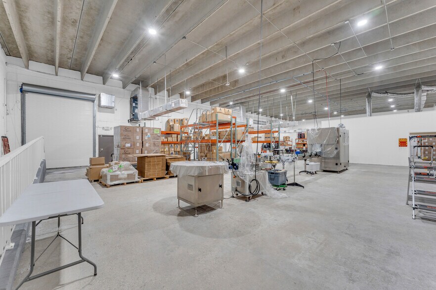 More Photos Of 501-513 Old Griffin Rd, Dania Warehouse For Sale